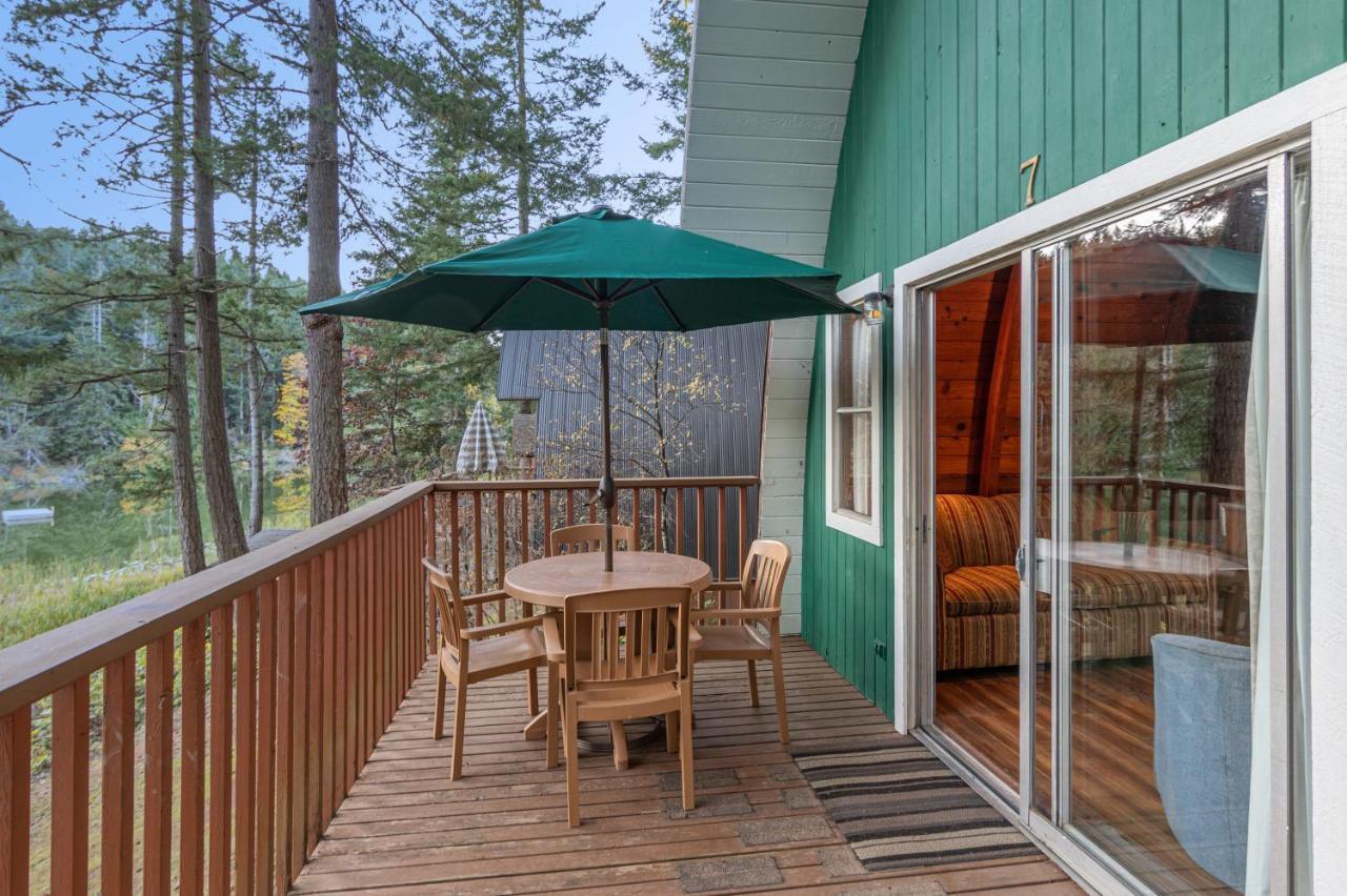 Cusheon Lake Resort Ganges Exterior photo